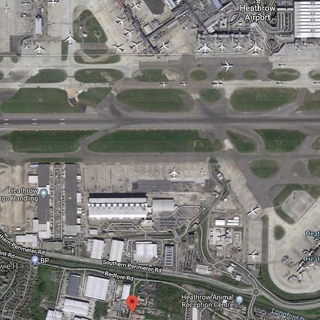 Heathrow Ensuite Rooms- Auto Check In Лондон Экстерьер фото