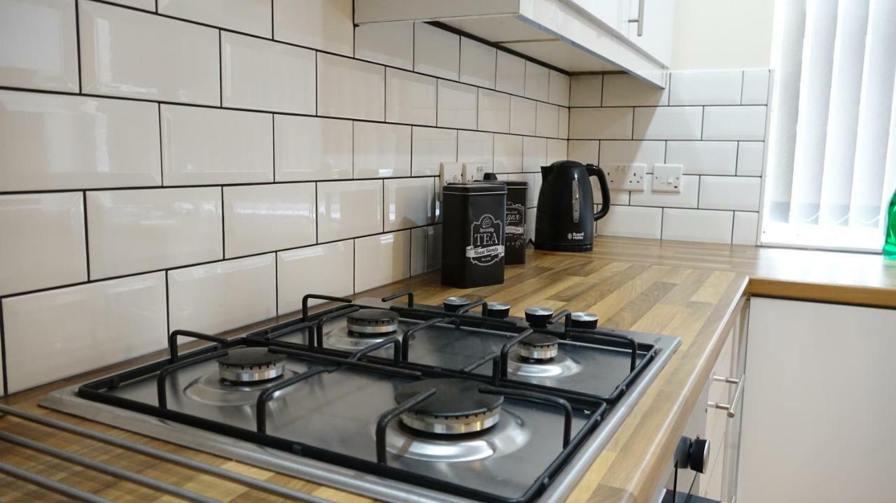 Heathrow Ensuite Rooms- Auto Check In Лондон Экстерьер фото