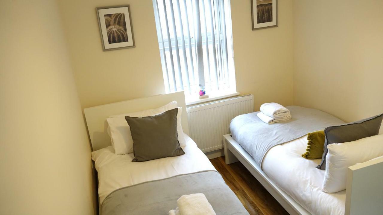 Heathrow Ensuite Rooms- Auto Check In Лондон Экстерьер фото