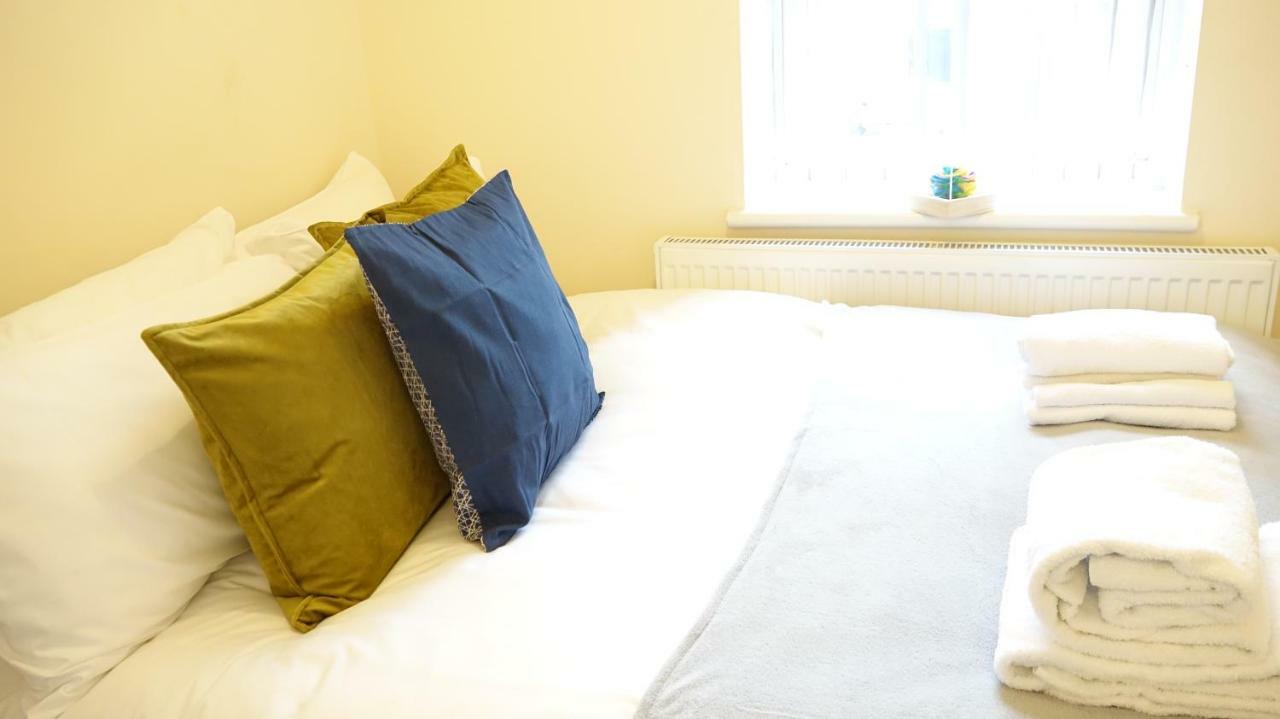 Heathrow Ensuite Rooms- Auto Check In Лондон Экстерьер фото