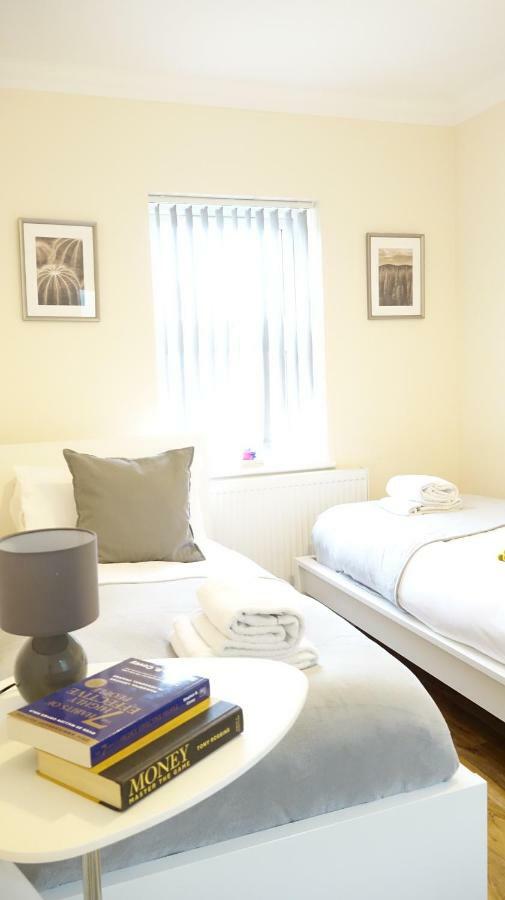 Heathrow Ensuite Rooms- Auto Check In Лондон Экстерьер фото